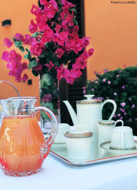 Bed and Breakfast Il Casale Dei Conti Барчеллона-Поццо-ди-Готто Экстерьер фото