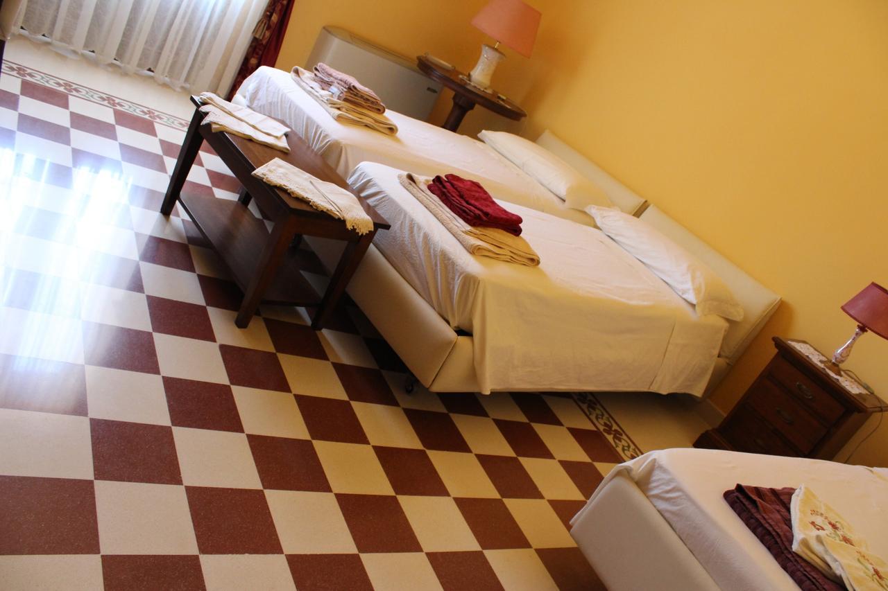 Bed and Breakfast Il Casale Dei Conti Барчеллона-Поццо-ди-Готто Экстерьер фото
